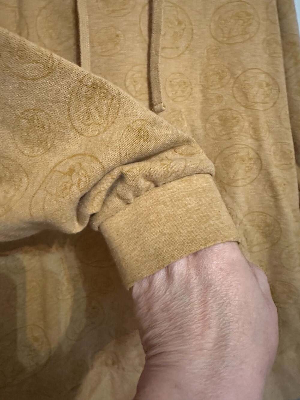 Buc-ee's Beaver All-Over Logo Print Lightweight Hoodie - Picture 4 of 7